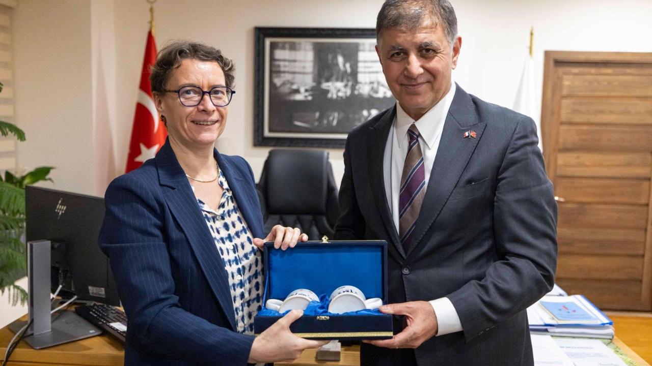 İzmir-Fransa Bağları Güçleniyor: Büyükşehir’den Kültür ve Yatırım Hamlesi