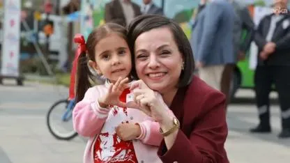 Karabağlar’da Çocuklar Bayramın Tadını Çıkardı