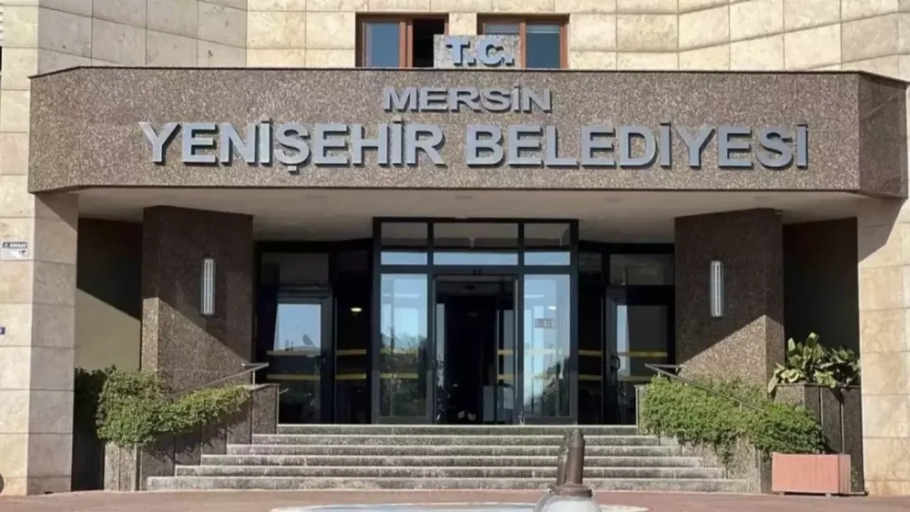 Mersin Yenişehir Belediyesi’ne operasyon: 33 şüpheli gözaltında