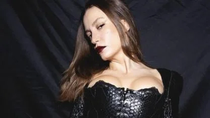 SERENAY SARIKAYA HOLLYWOOD YILDIZIYLA “PİŞTİ” OLDU