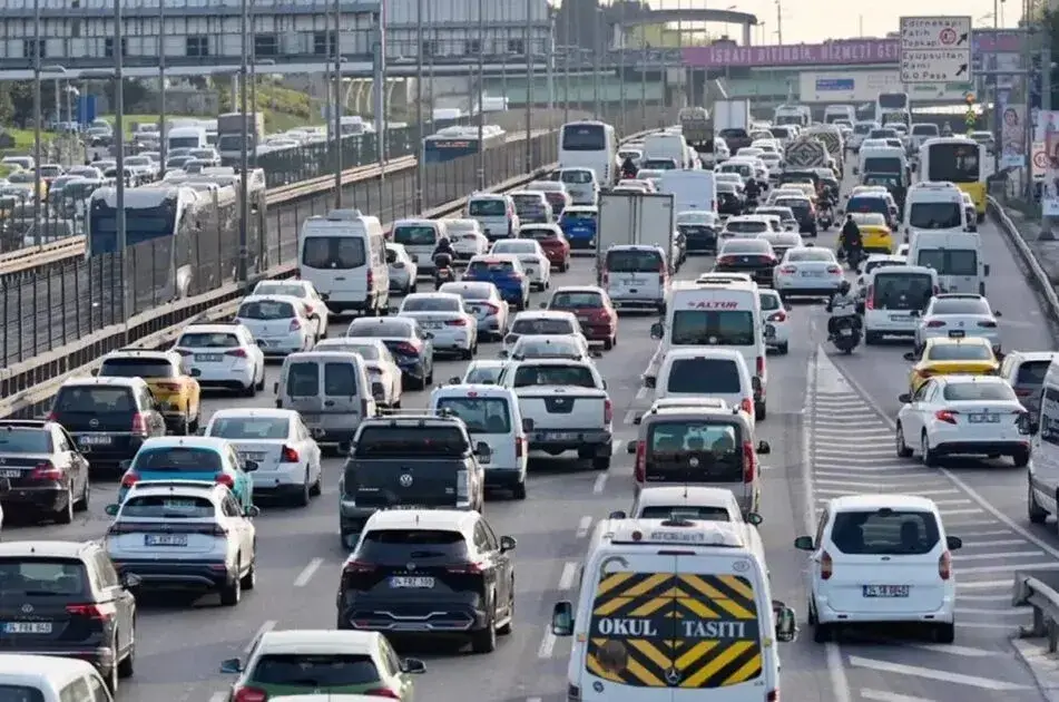 Modifiye araç sahiplerine ağır yaptırım: Trafikten men ve yüksek para cezaları yolda