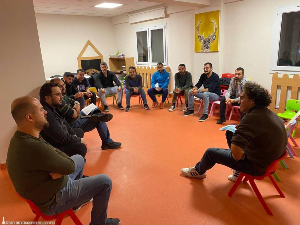 İzmirli Babalar “Yeni Nesil Babalığı” BADEP ile Öğreniyor