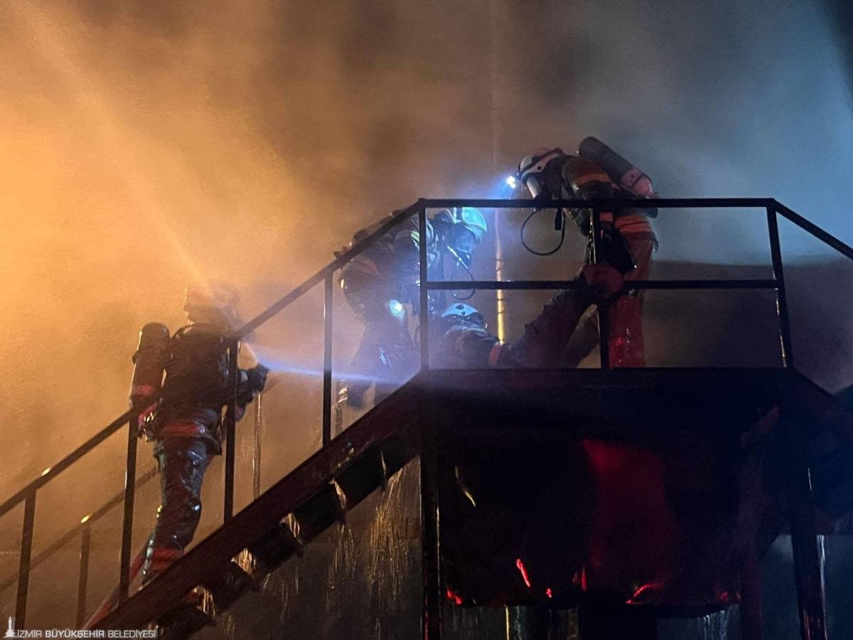 İzmir İtfaiyesi’ne “Özel Kuvvet” Eğitimi: Zorlu Senaryolara Tam Hazırlık