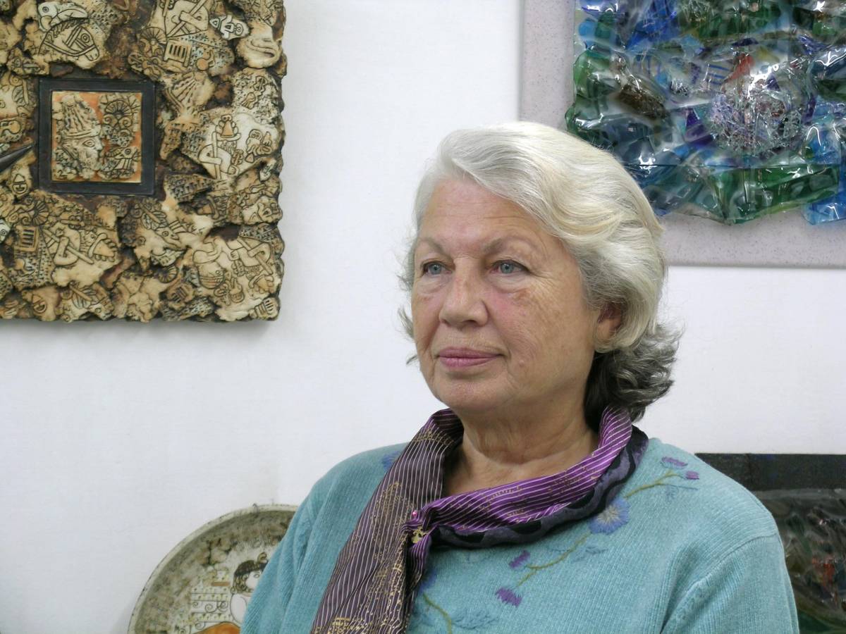 İzmir’de Sanatın Kalbi Attı: Usta Sanatçılara Ödül Yağdı