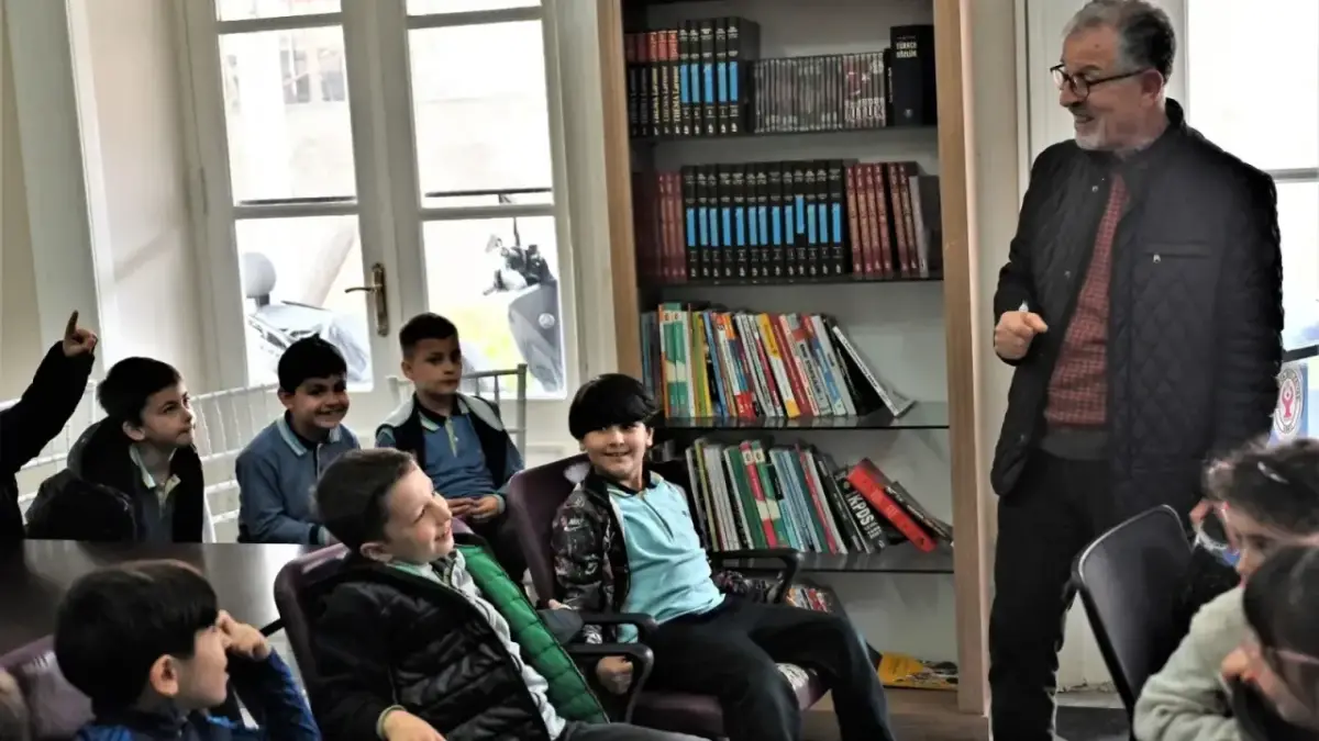 Bornova’da Kütüphane Haftası Etkinlikleri Başladı: Çocuklar Söyleşi ve Atölyelerle Buluşuyor