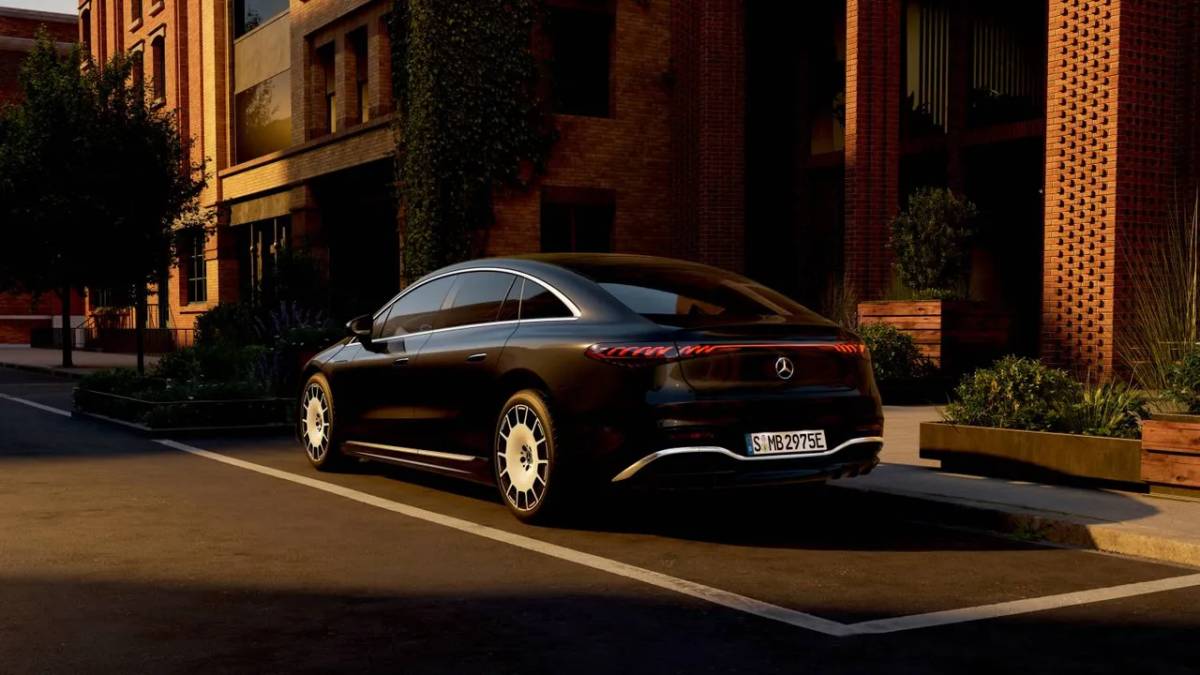 Mercedes-Benz EQS Yenilendi: Tek Şarjla Uzun Menzil, Yeni Nesil Teknoloji