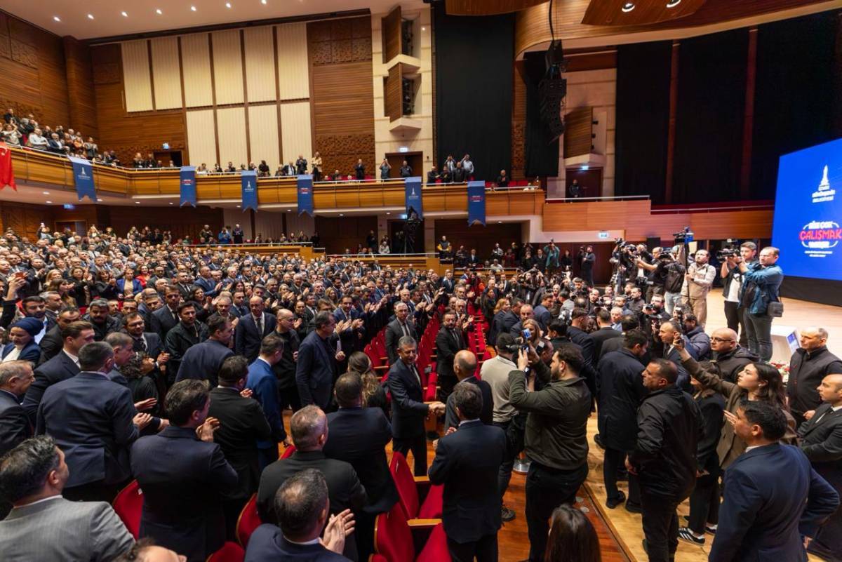 CHP GENEL BAŞKANI ÖZGÜR ÖZEL’İN KATILIMIYLA DÜZENLENEN  İZMİR BÜYÜKŞEHİR BELEDİYESİ TEMEL ATMA, AÇILIŞ VE ANAHTAR TESLİM TÖRENİ